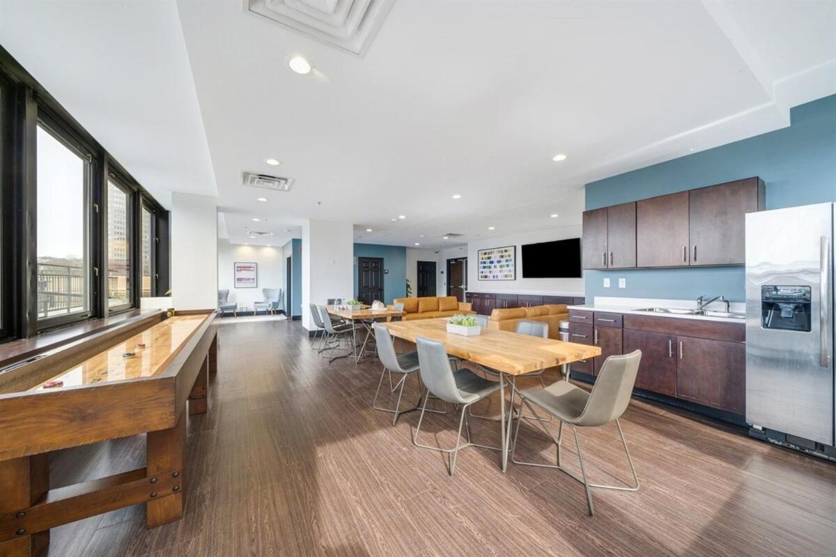 Modern Chic Heart Of Pittsburgh 24-7 Parking Gym Lounge Appartement Buitenkant foto